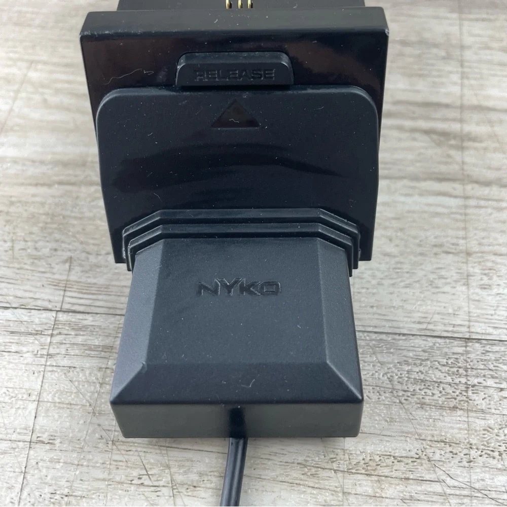 Nyko Xbox One Dual Charge Station Model 86120-P37 USB